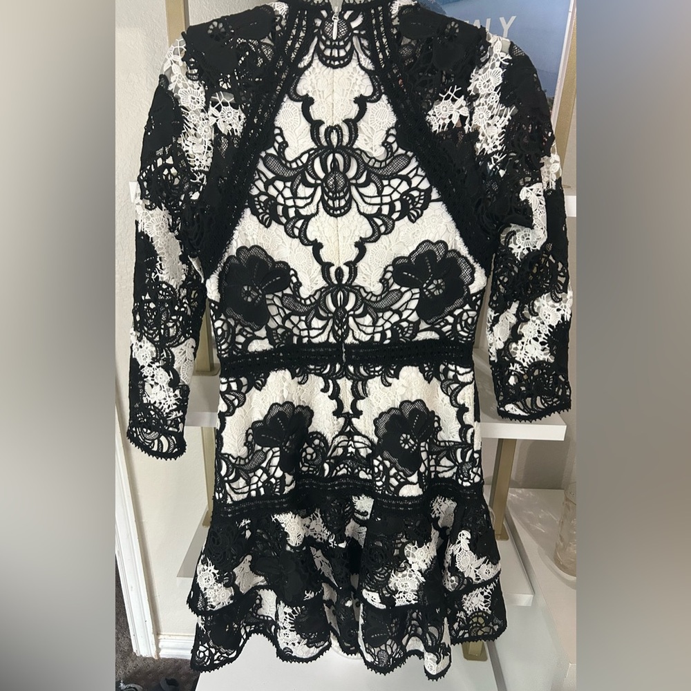 Like new Alexis black and white lace dress size medium - Picture 5 of 5